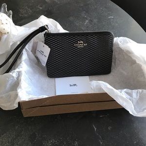 ❌SOLD❌ Coach Wristlet Wallet brand new 🖤